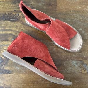 Born Iwa Women's‎ Red Suede Sandals Ladies size 6